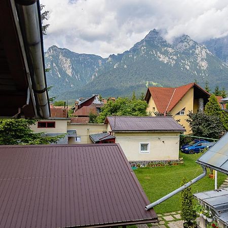 Pensiunea Montan Buşteni Buitenkant foto