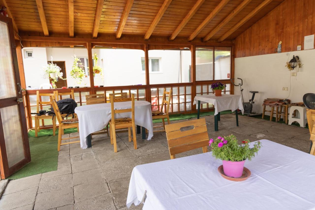 Pensiunea Montan Buşteni Buitenkant foto