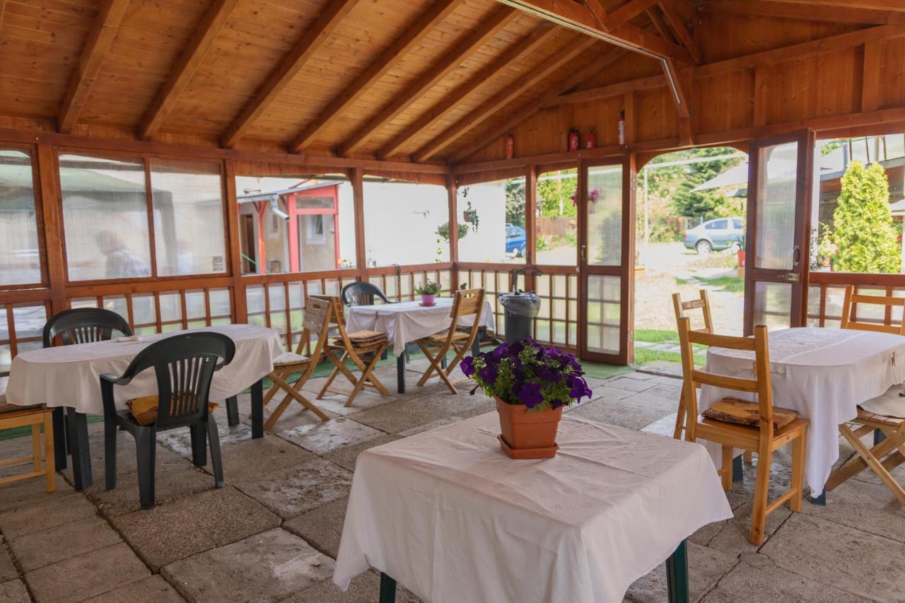 Pensiunea Montan Buşteni Buitenkant foto