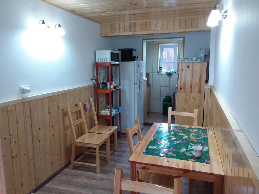 Pensiunea Montan Buşteni Buitenkant foto